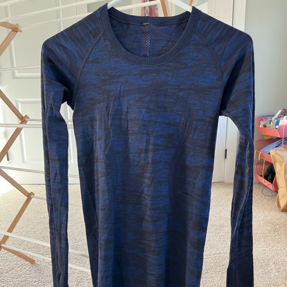 Lululemon swiftly tech long sleeve, size 0, Blue
